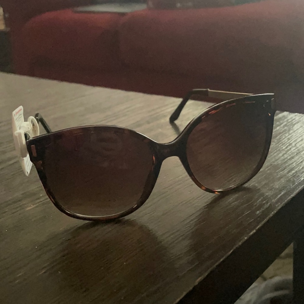 LAST CHANCE: NWT LC Sunglasses ☀️